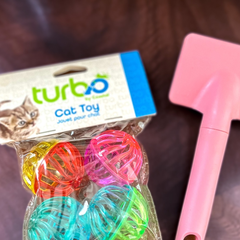 Kitten Bundle 🐱 Multicolor Jingle Balls + Pastel Pink Brush